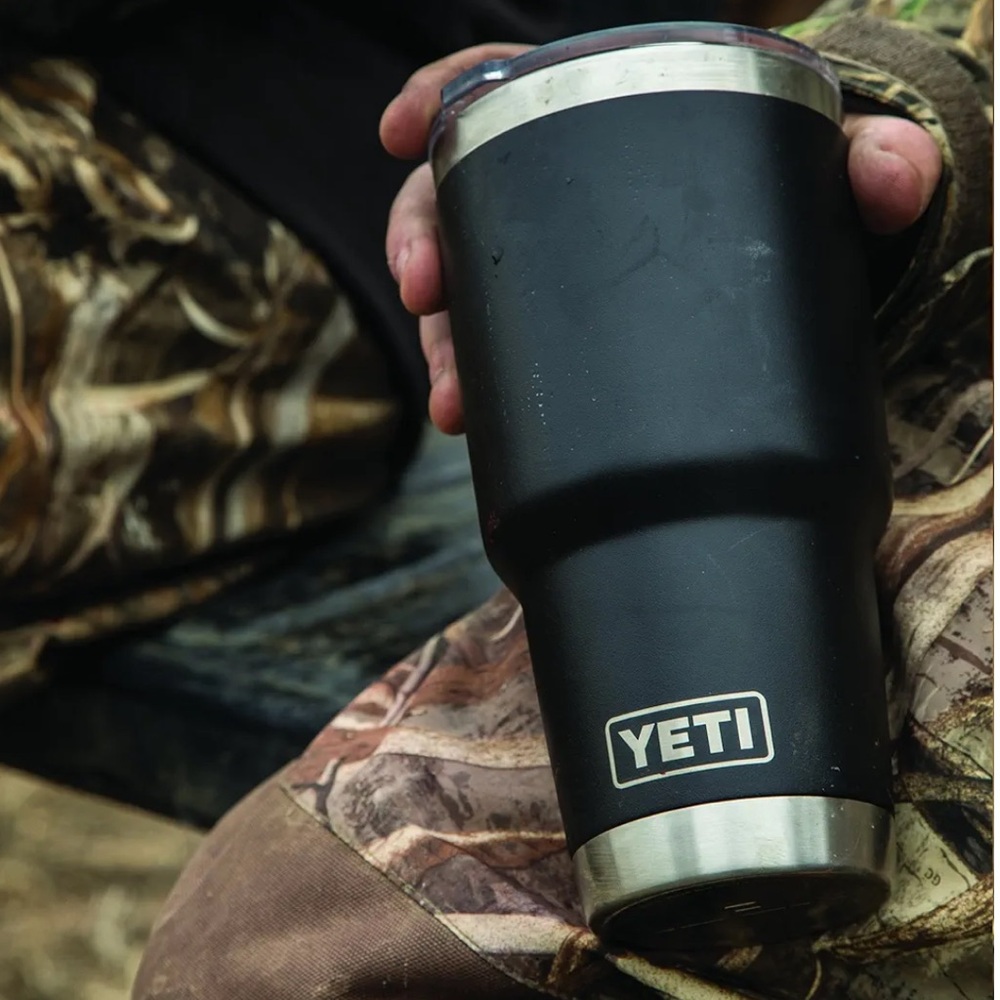 Yeti 30 oz black Tumbler with a Straw Lid